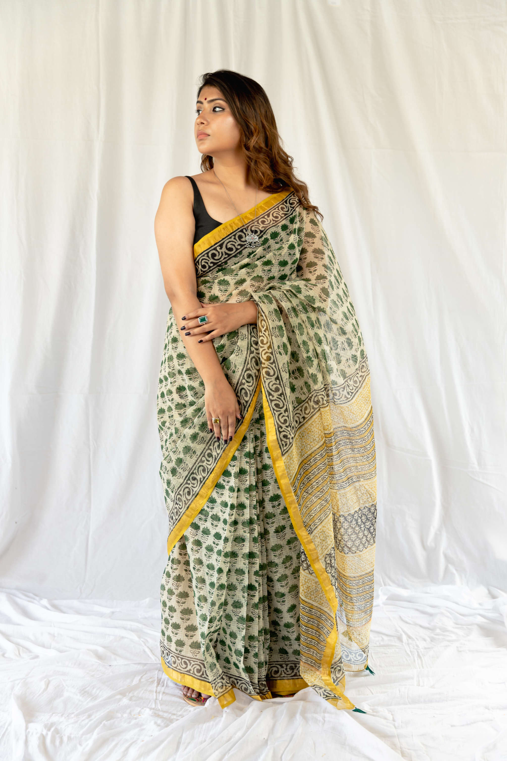 Ditch the Boring Saree Draping with These Stunning New Saree Styles | KALKI  Fashion Blog