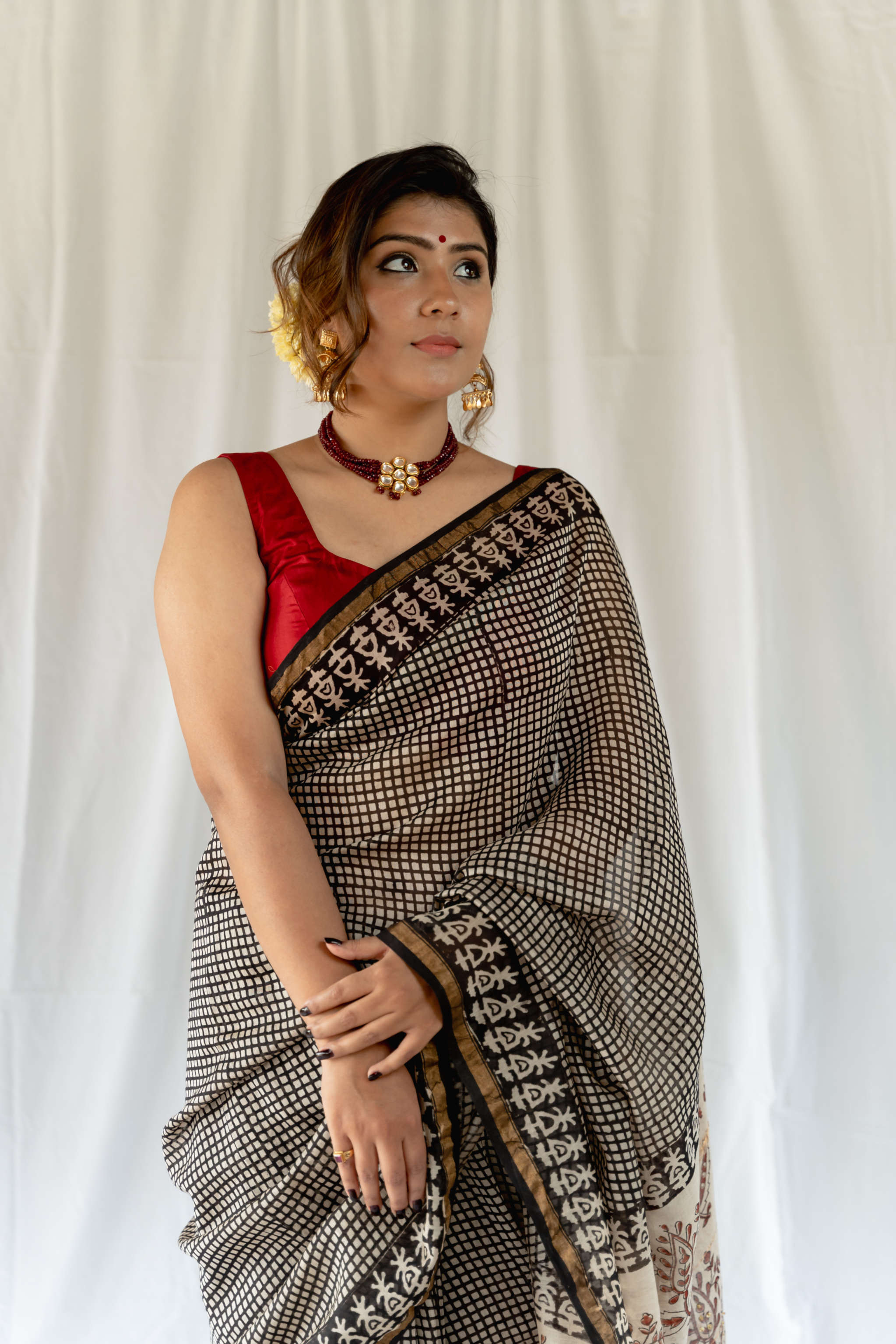 Thread,embroidered Lycra Saree in Grey,black with Blouse - SR21808