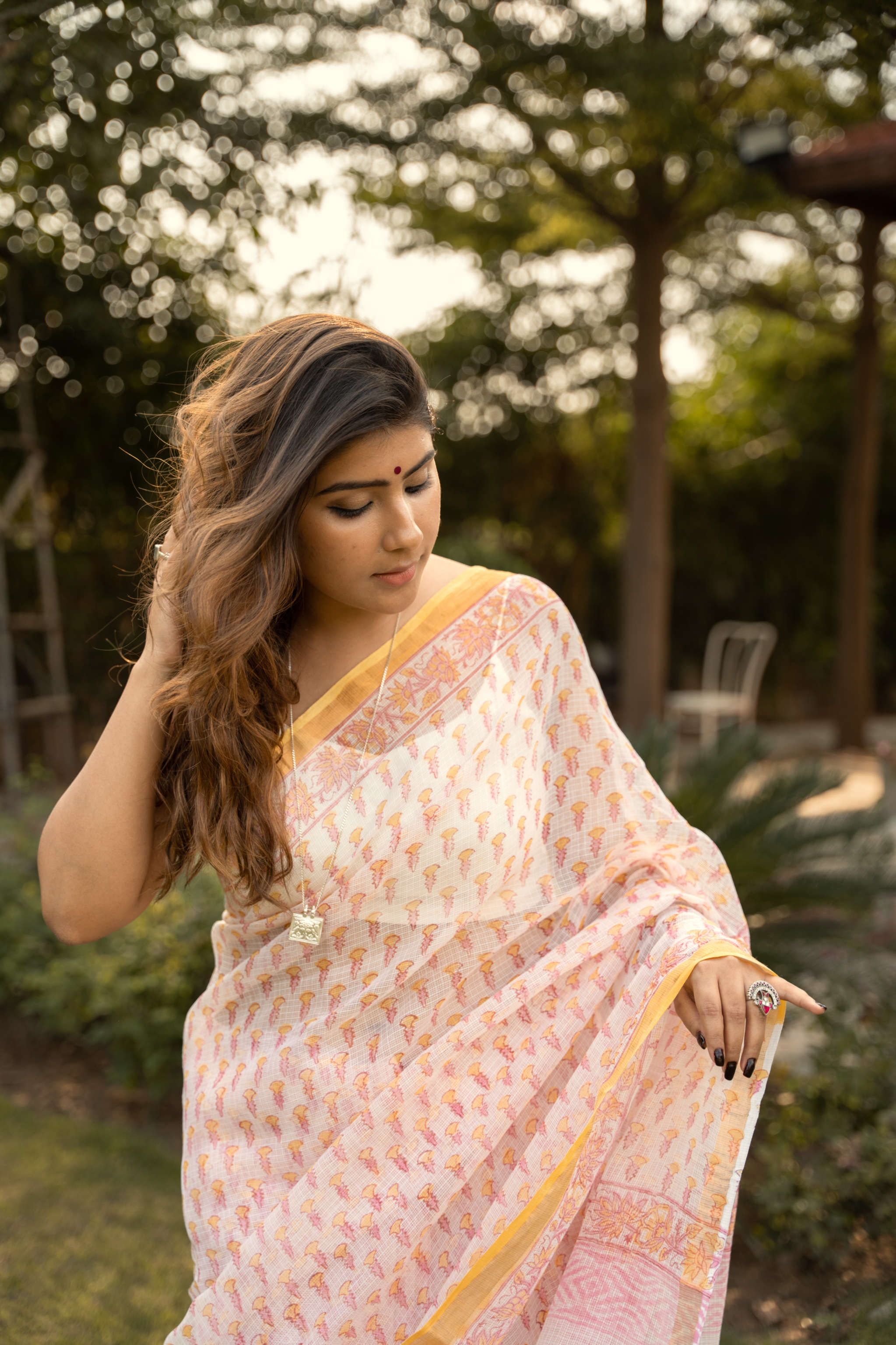 Pin by Srujana A on Sarees and blouses | Saree poses, Saree models, Saree