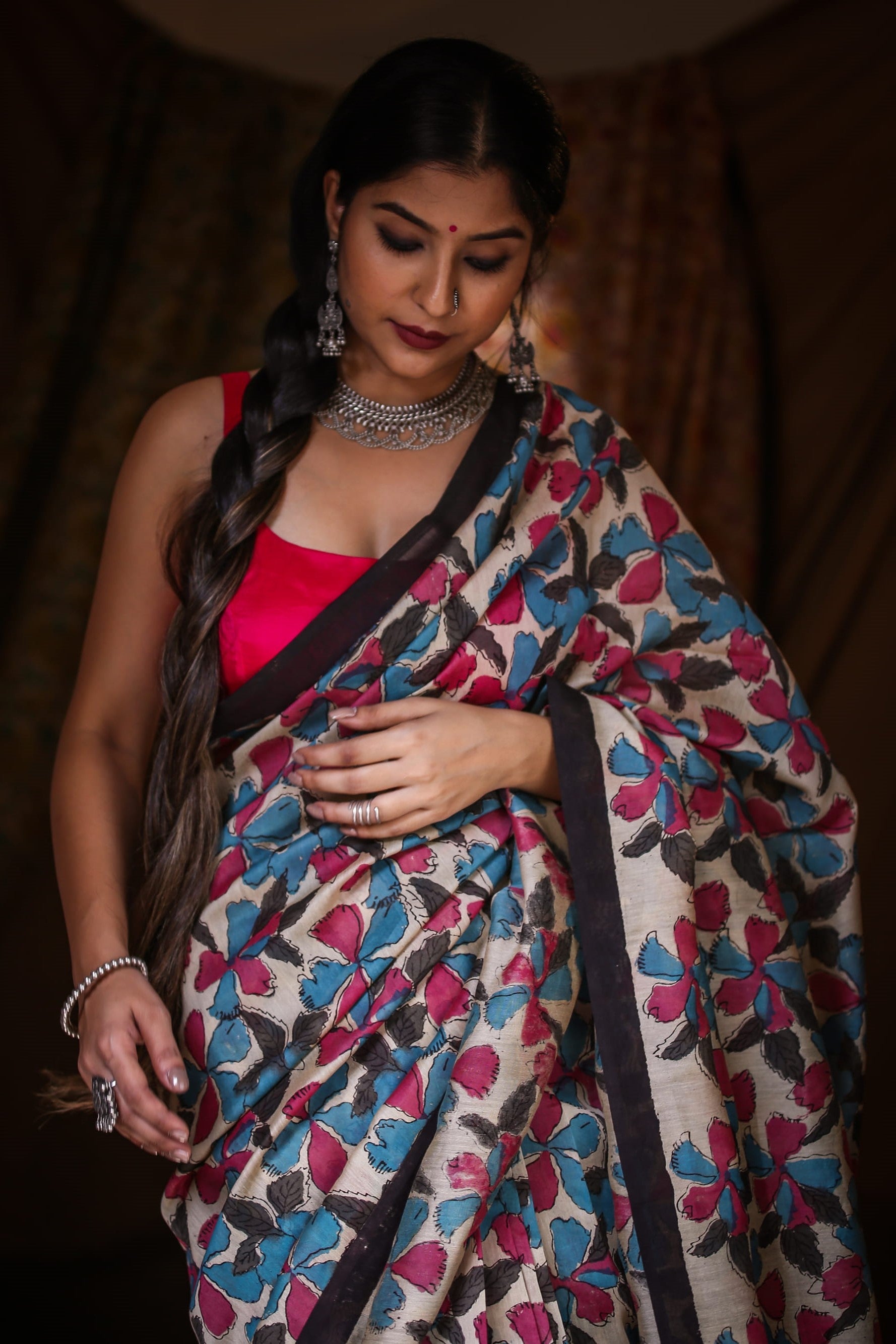 Royal! 💜 . . Saree by @pratha_sarees Styled by @fragrance_designs . . . .  . #royal #sareelove #justmarried #wedding2022 #shivanirangole | Instagram