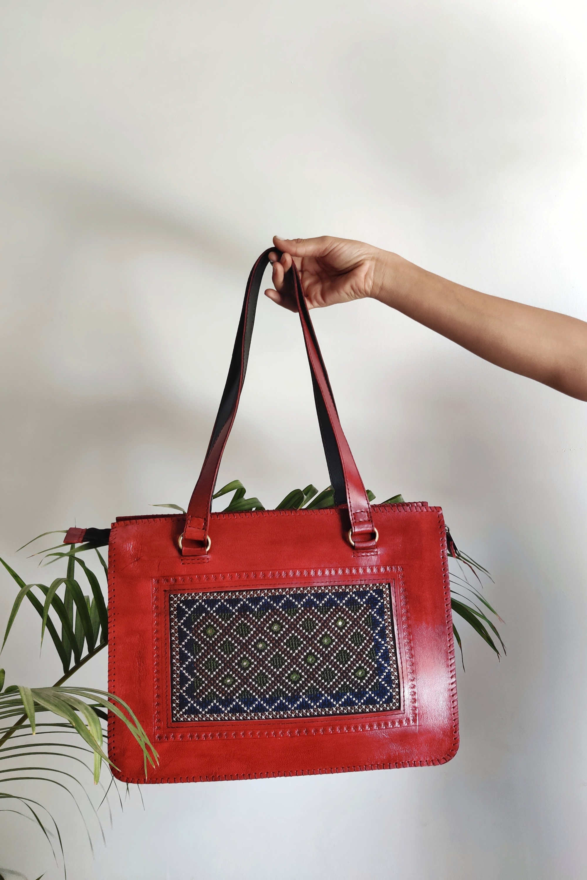 Yellow Batik Design Handmade Tote Bag at Rs 599.00 | Anand Vihar | New  Delhi| ID: 2849544223130