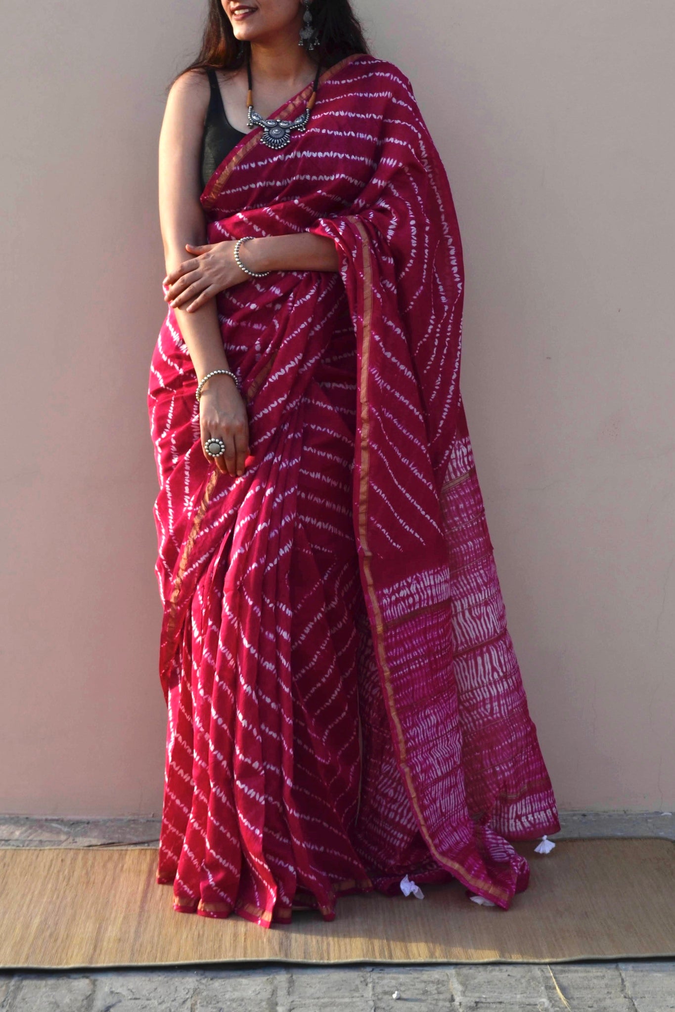 Buy Vardha Mauve Purple Golden Zari Kanjeevaram Silk Saree Online at Best  Price | Distacart